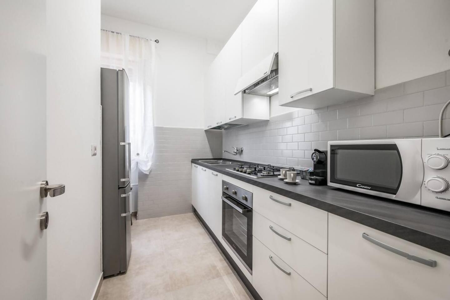 Casa Amelia Elegant Suite Parcheggio Gratuito Parma Bagian luar foto